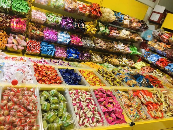 零食店加盟是選擇產品種類廣，還是定向產品的加盟品牌？
